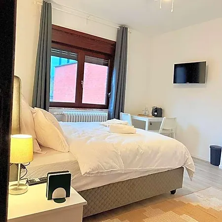 Mervaroom Hotel