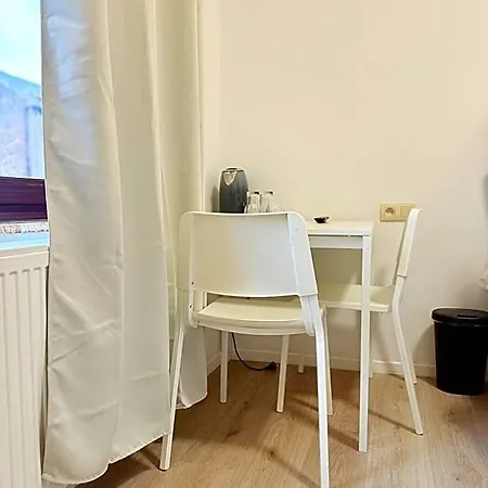 Hotel Mervaroom *