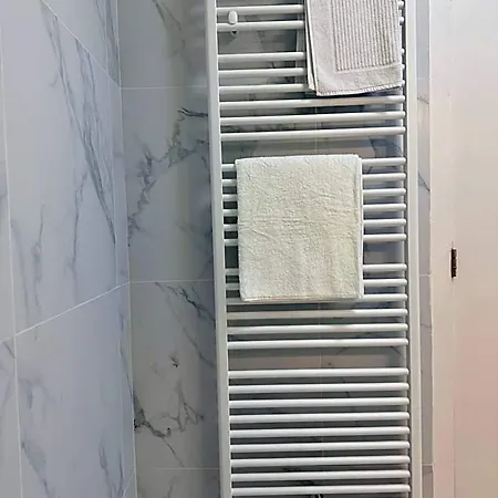 Mervaroom Hotel