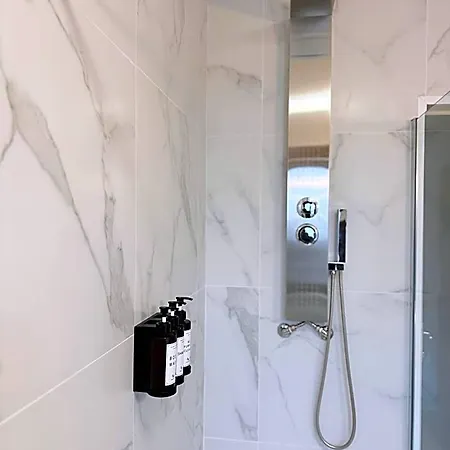Hotel Mervaroom