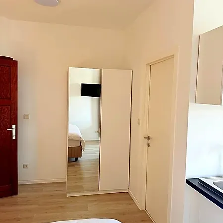 Hotel Mervaroom *